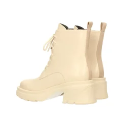 Anfibi con plateau. Tacco alto 6cm