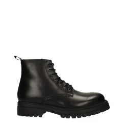 Anfibi in vera pelle con suola carrarmato