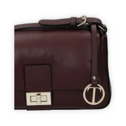 Borsa a tracolla con patta e chiusura