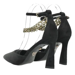 Décolleté con cinturino intrecciato.Tacco alto 9cm