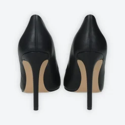 Décolleté con sottopiede in vera pelle.Tacco alto 10cm