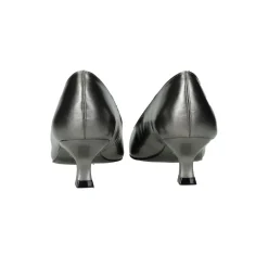 Décolleté effetto metallizzato.Tacco alto 5.5cm