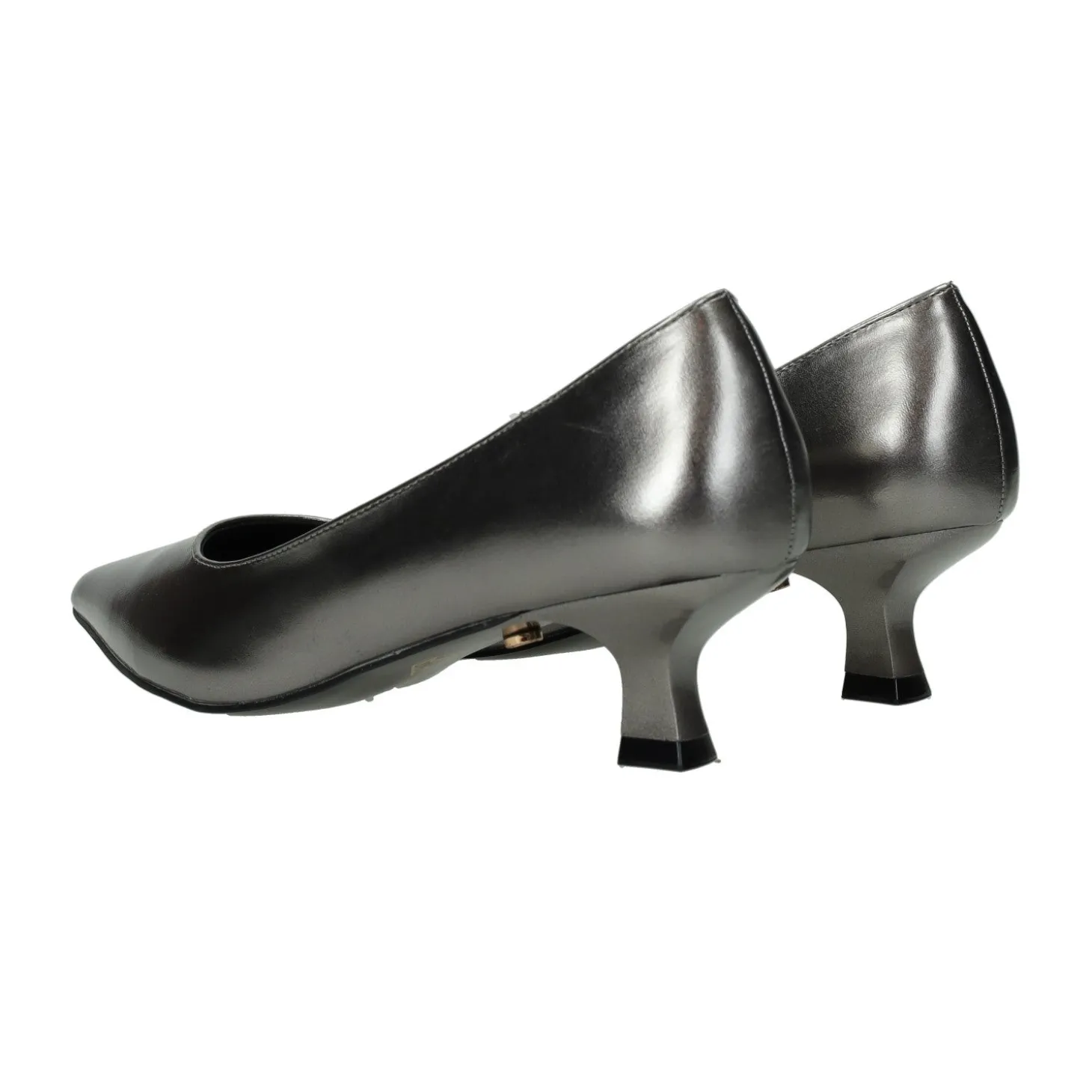 Décolleté effetto metallizzato.Tacco alto 5.5cm