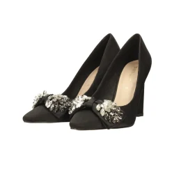 Décolleté in satin con fiocco luccicante sulla punta. Tacco triangolare alto 10.5cm