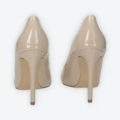 Décolleté in vernice