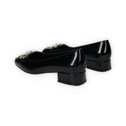 Décolleté in vernice