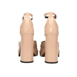 Décolleté in vernice con doppio plateau. Made in Italy. Tacco alto 11cm