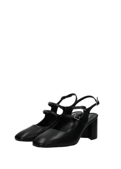 Décolleté in vernice con doppio cinturino