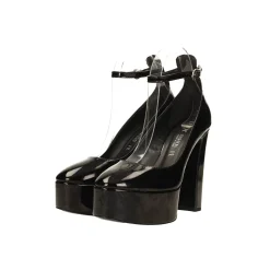 Décolleté platform in vernice. Made in Italy. Tacco alto 13.5cm