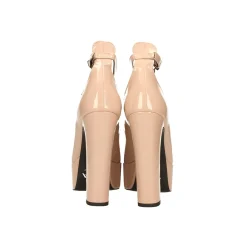 Décolleté platform in vernice. Made in Italy. Tacco alto 13.5cm