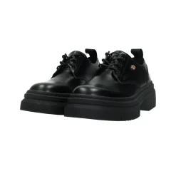 Derby con suola carrarmato.Tacco alto 4cm