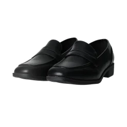 Mocassini con linguetta. Tacco alto 3cm