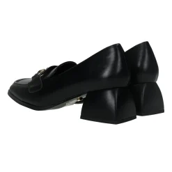 Mocassini con fibbia. Tacco alto 5cm