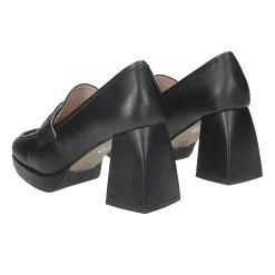 Mocassini con fibbia. Tacco alto 8cm