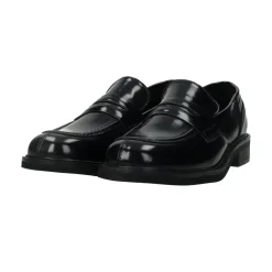 Mocassini con linguetta. Tacco alto 3cm