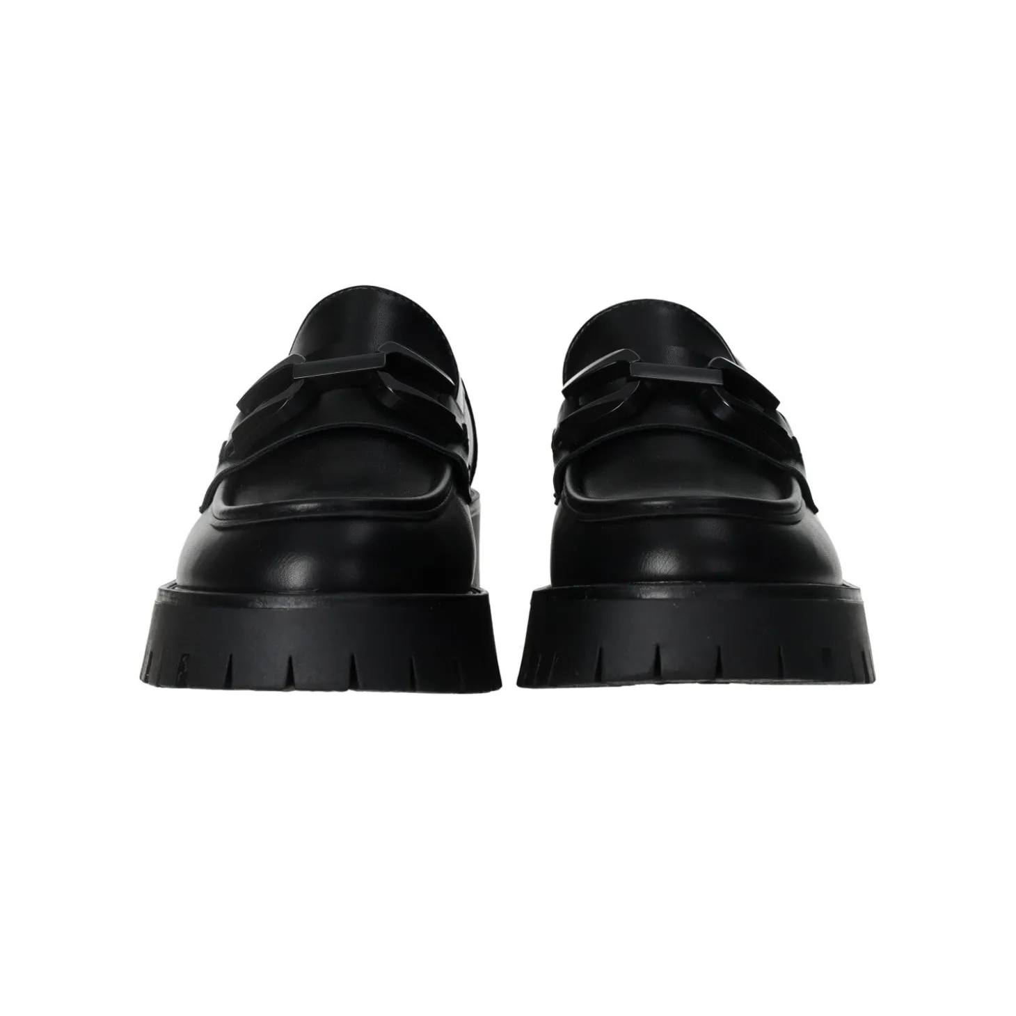 Mocassini con morsetto. Tacco alto 4cm