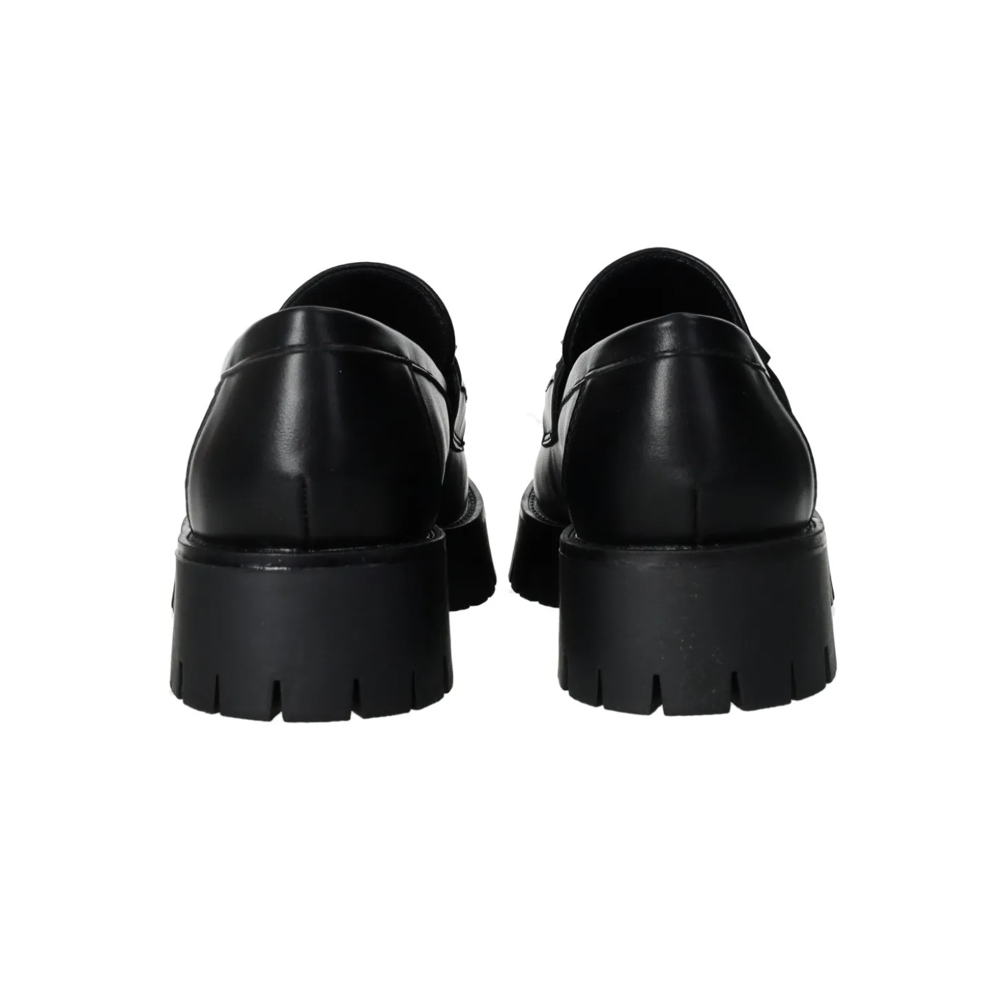 Mocassini con morsetto. Tacco alto 4cm