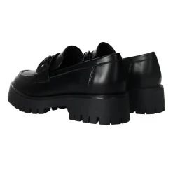 Mocassini con morsetto. Tacco alto 4cm