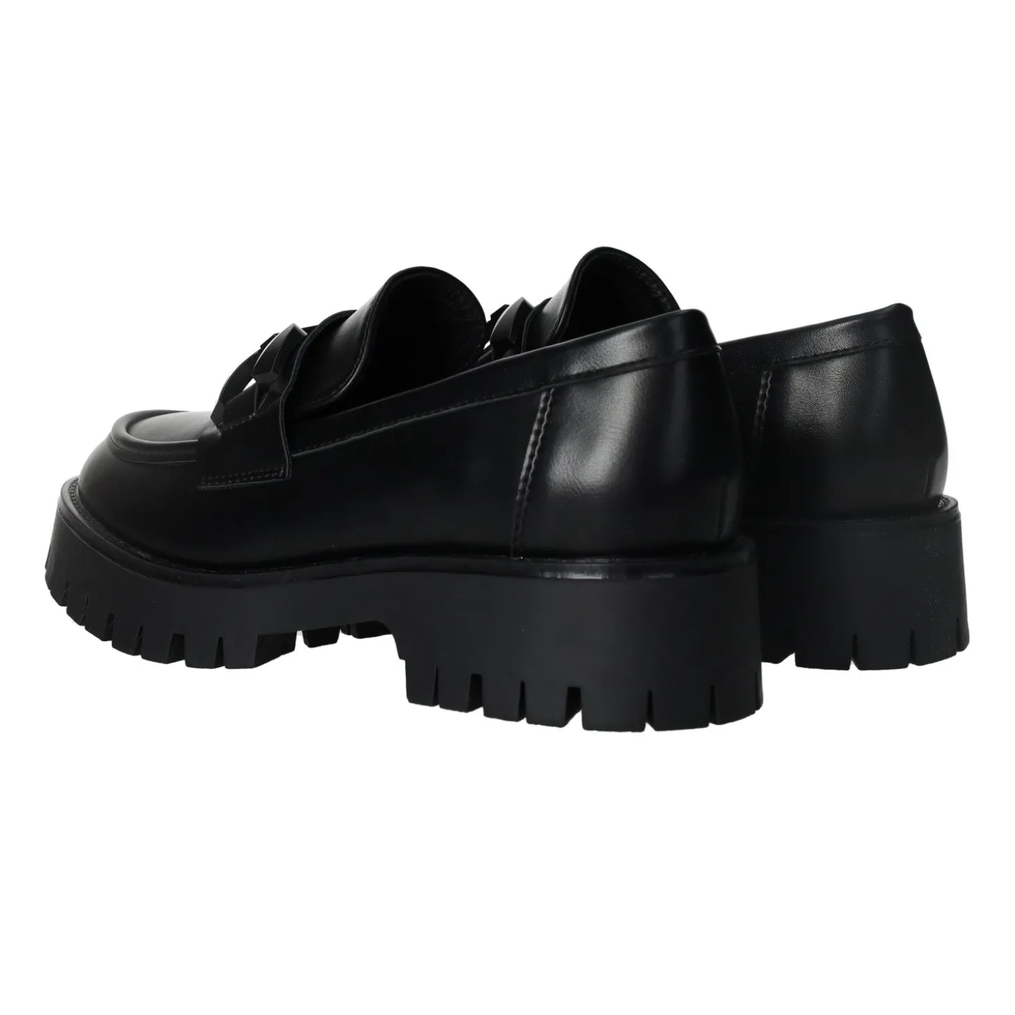 Mocassini con morsetto. Tacco alto 4cm