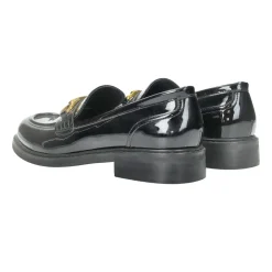 Mocassini con morsetto.Tacco alto 3cm