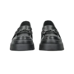 Mocassini con morsetto.Tacco alto: 4cm