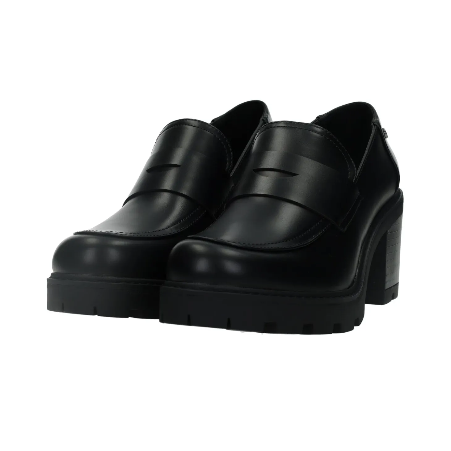 Mocassini in vernice. Tacco alto 7 cm