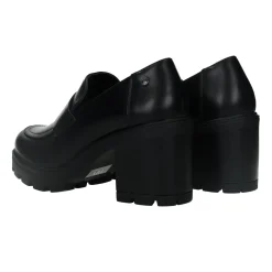 Mocassini in vernice. Tacco alto 7 cm