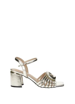 Sandali con cinturino