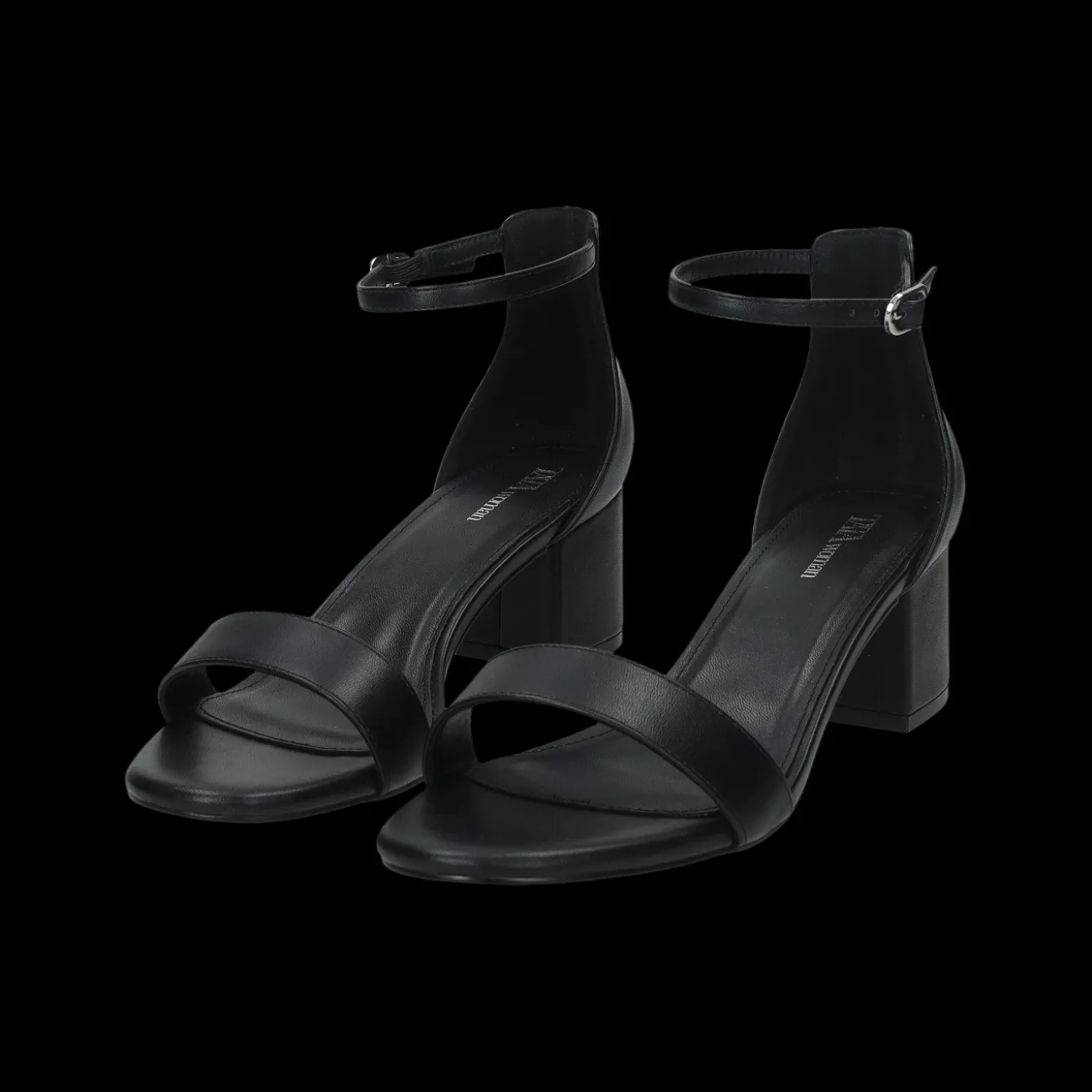 Sandali con cinturino alla caviglia.Tacco alto 5 cm