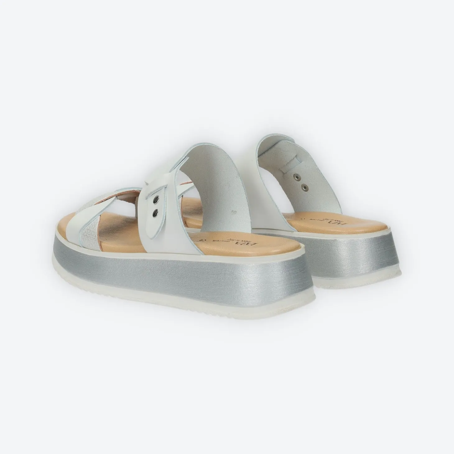 Sandali con doppio cinturino. Tacco alto 5cm