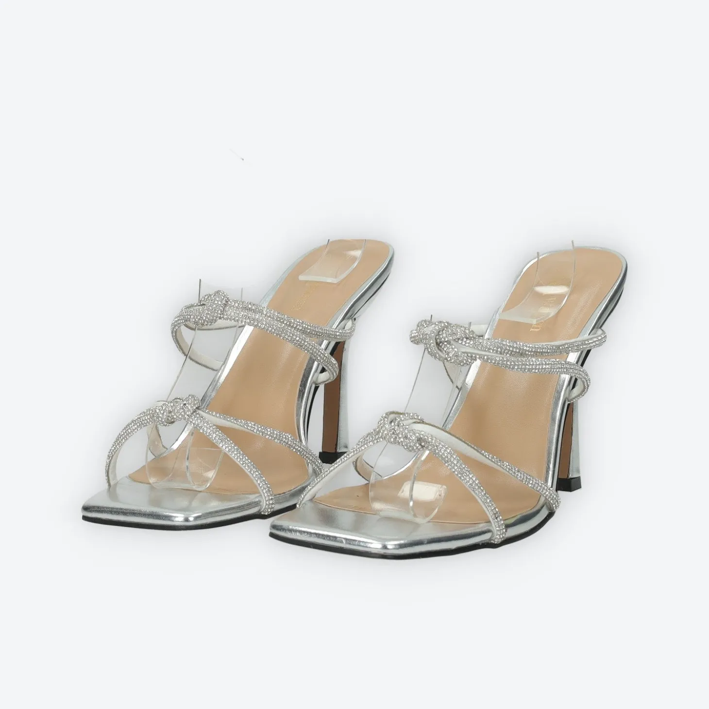 Sandali con fasce intrecciate.Tacco alto 10cm