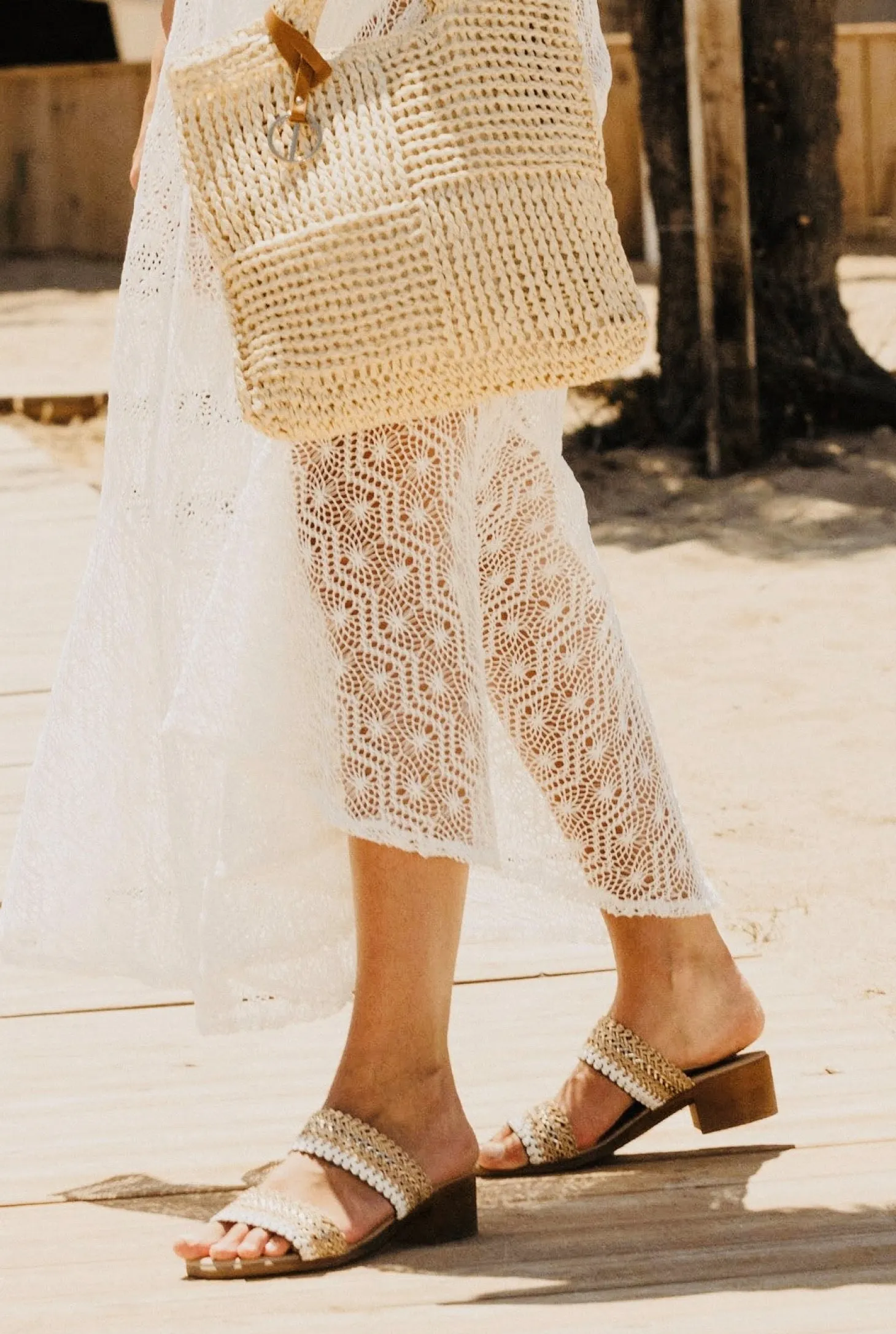 Sandali con fasce ricamate Made in Italy