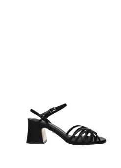 Sandali con listini incrociati