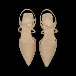 Sandali con listini intrecciati.Tacco alto 6cm.