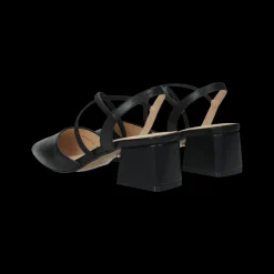 Sandali con listini intrecciati.Tacco alto 6cm.