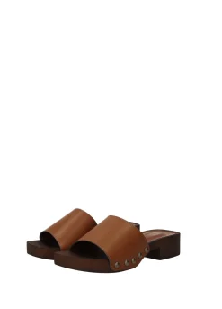 Sandali con tacco basso