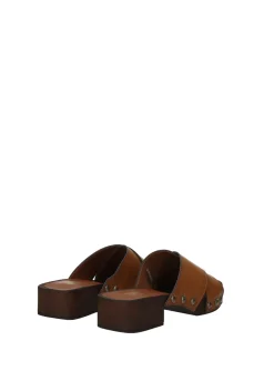 Sandali con tacco basso