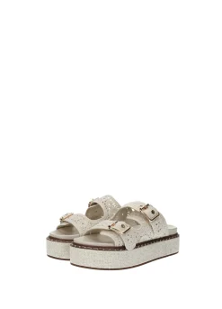 Sandali con tomaia ricamata