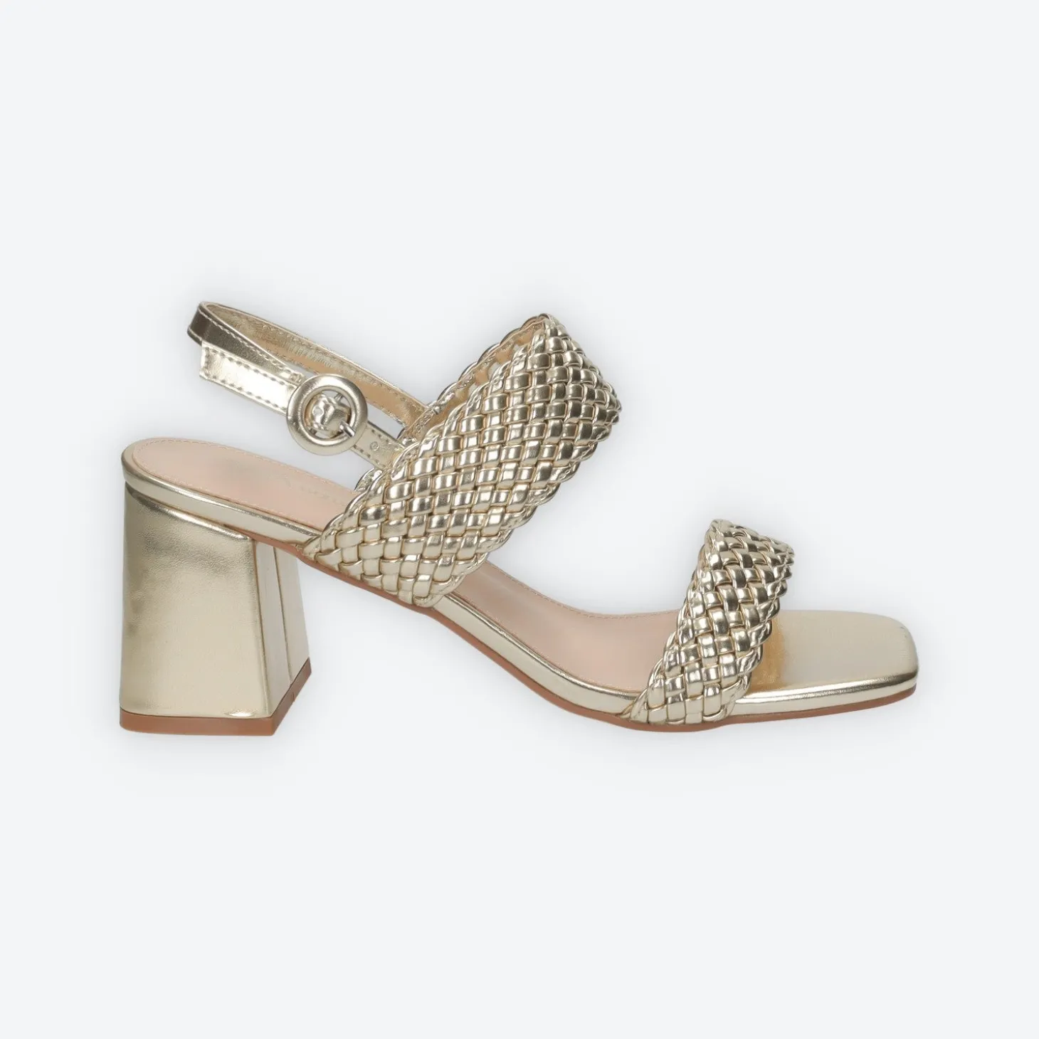 Sandali intrecciati. Tacco alto 10cm