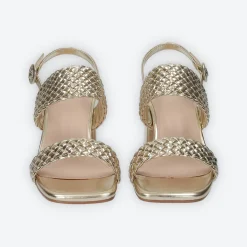 Sandali intrecciati. Tacco alto 10cm