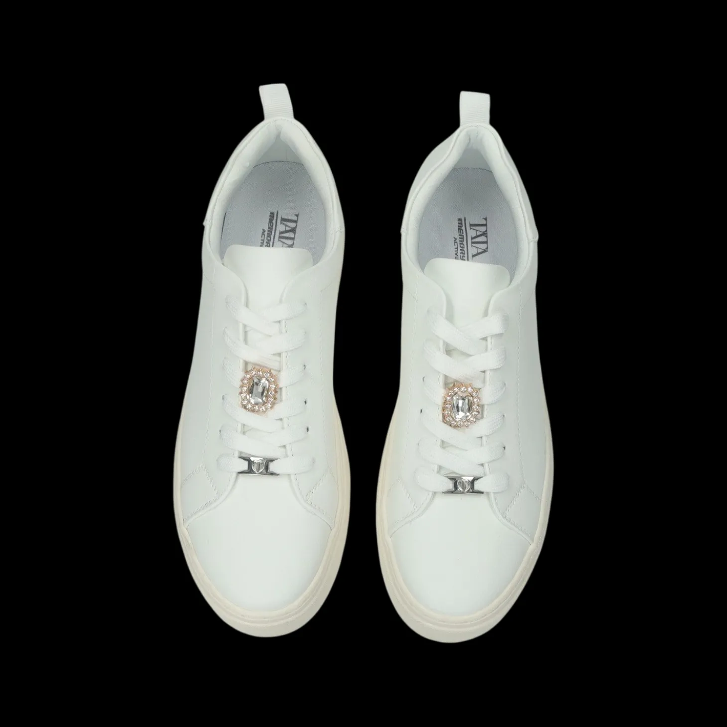 Sneakers con dettaglio in gioiello.Tacco alto 4 cm