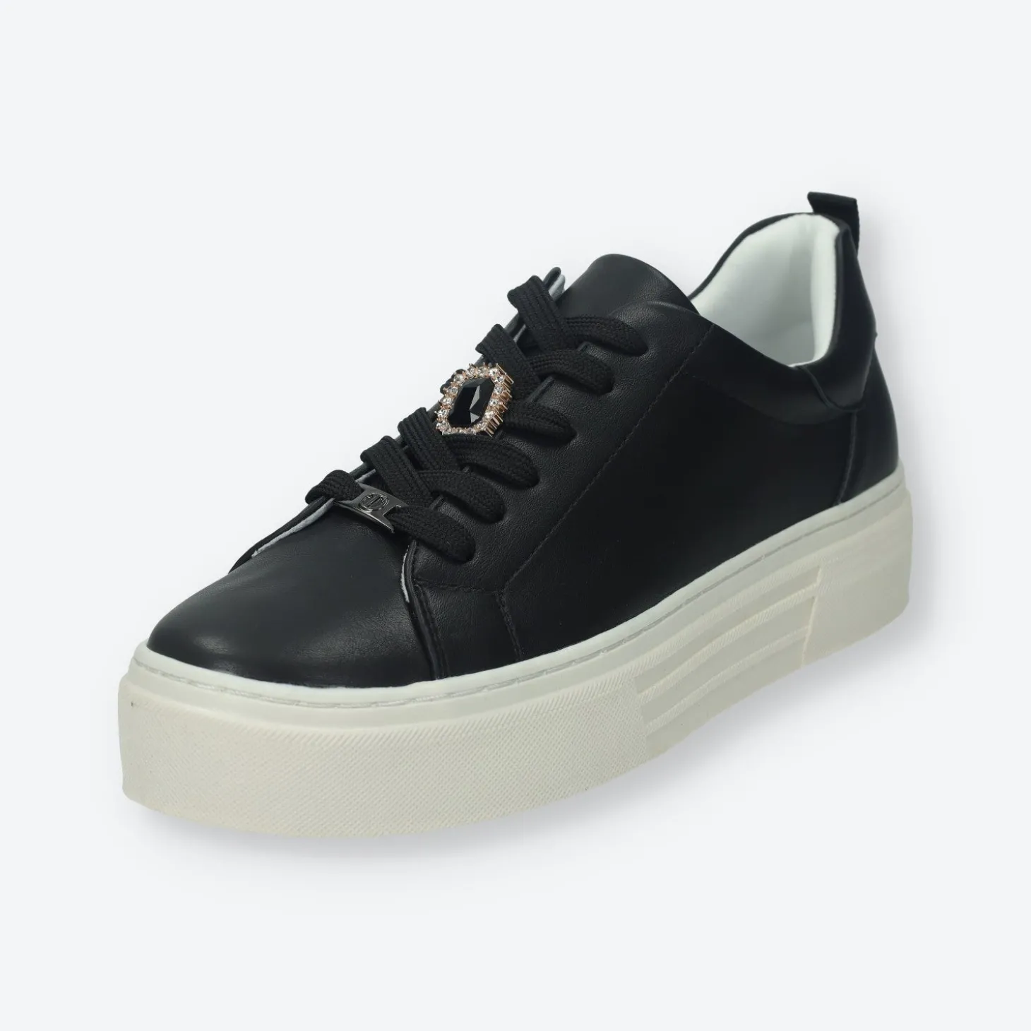 Sneakers con dettaglio in gioiello.Tacco alto 4 cm