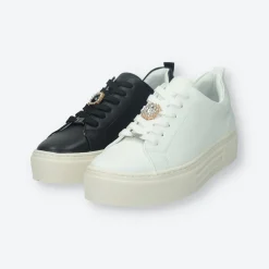 Sneakers con dettaglio in gioiello.Tacco alto 4 cm