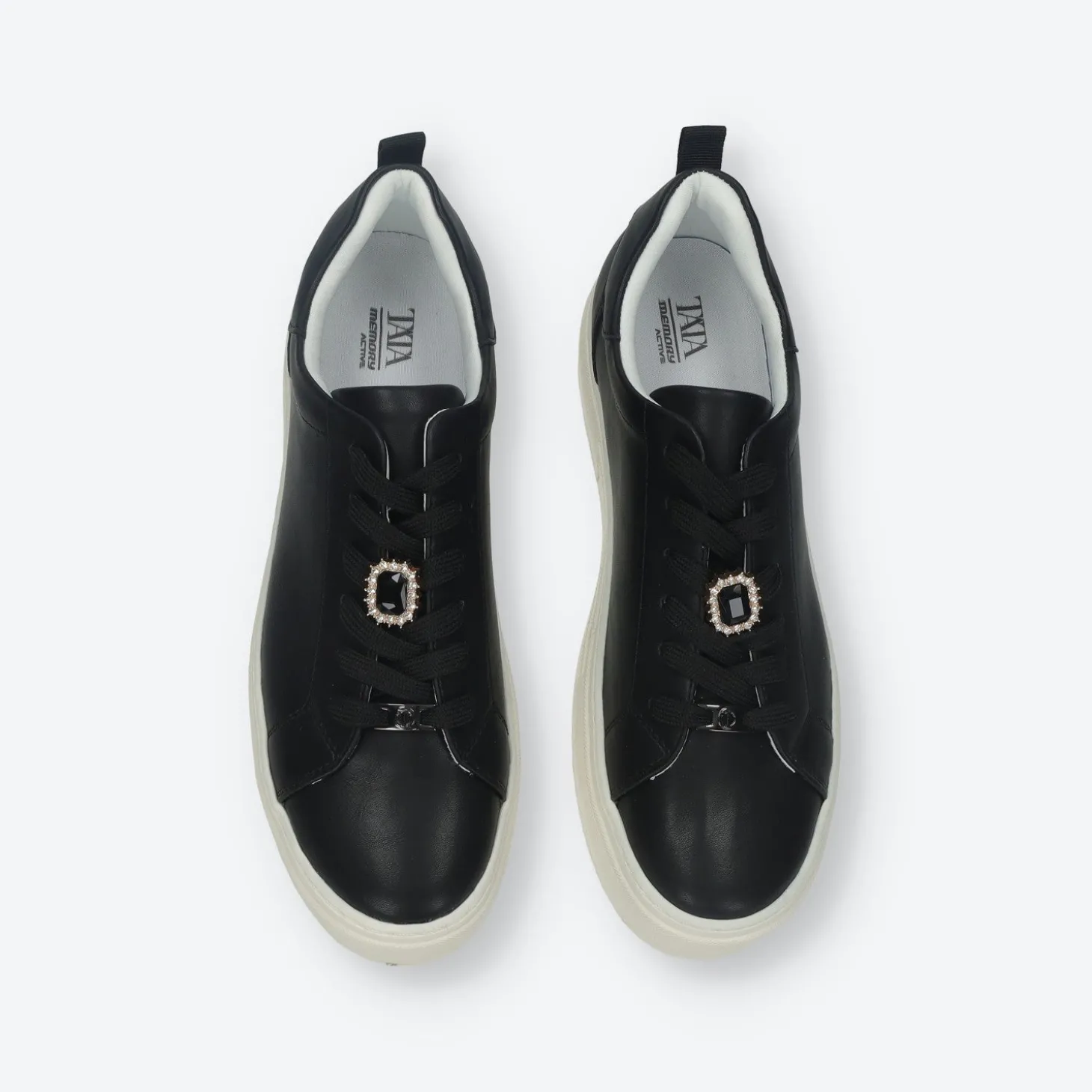 Sneakers con dettaglio in gioiello.Tacco alto 4 cm