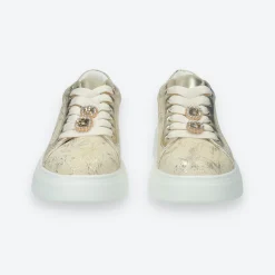 Sneakers con dettaglio in gioiello.Tacco alto 4 cm