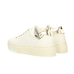 Sneakers con inserto glitterato. suola alta 3.5cm