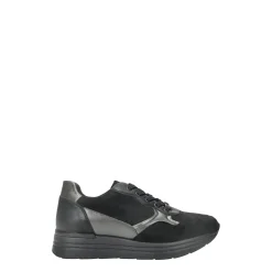 Sneakers con mini zeppa.Tacco alto 4 cm