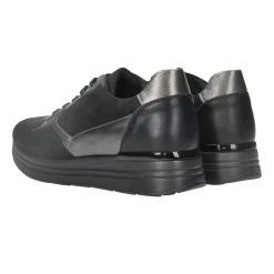 Sneakers con mini zeppa.Tacco alto 4 cm