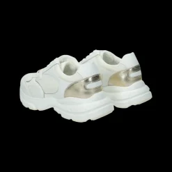 Sneakers con tomaia traforata.Tacco alto 3 cm