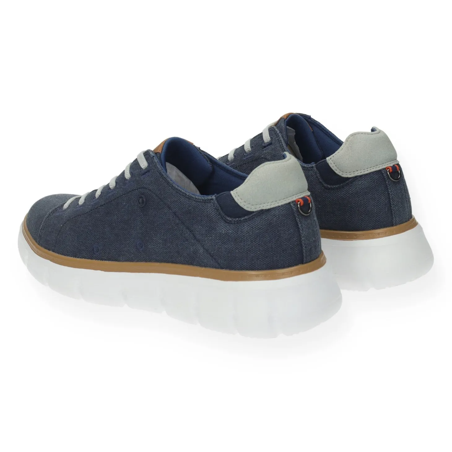 Sneakers in ecopelle con cuciture a vista